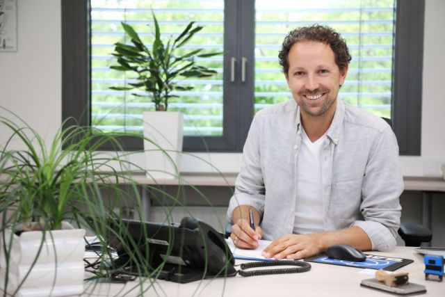 Portr&auml;t Mitarbeiter Vetrieb Gebrauchttanks der Firma Tank und Apparate Barth GmbH in Forst